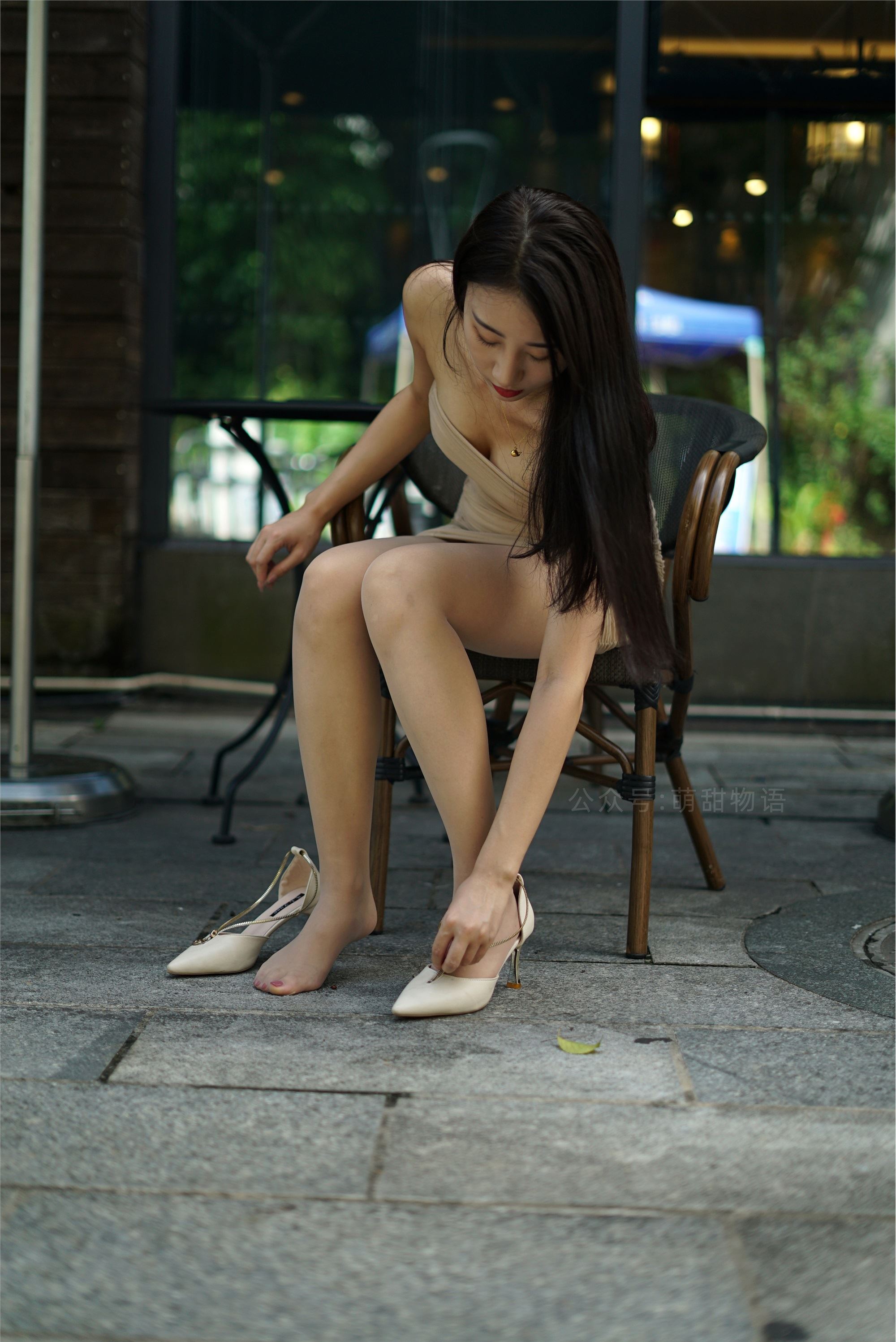 萌甜物语 XM197《擦边球的一字肩-佳儿》